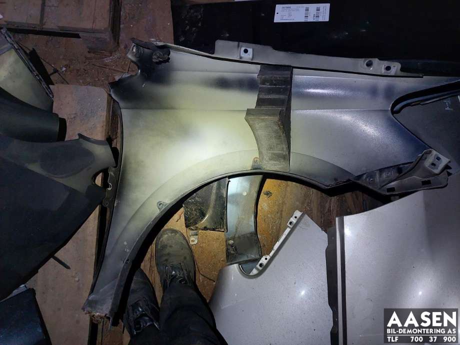 Skjerm venstre foran til VW Polo 2009-2014 (Type V, Fase 1)  (6R0 821 105 J|6R0 821 105 H|)