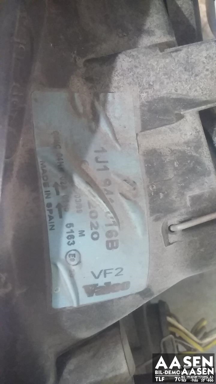 Frontlykt høyre halogen til VW Golf IV 1998-2003  (VALEO|1J1 941 018 B|1J1 941 018 F|)