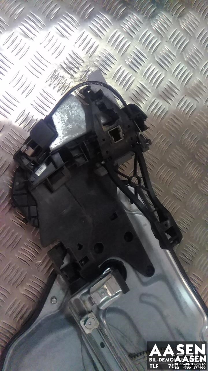 Låsekasse høyre bak til Volvo V70, 2007-2013 (Type III, Fase 1)  (31416680)