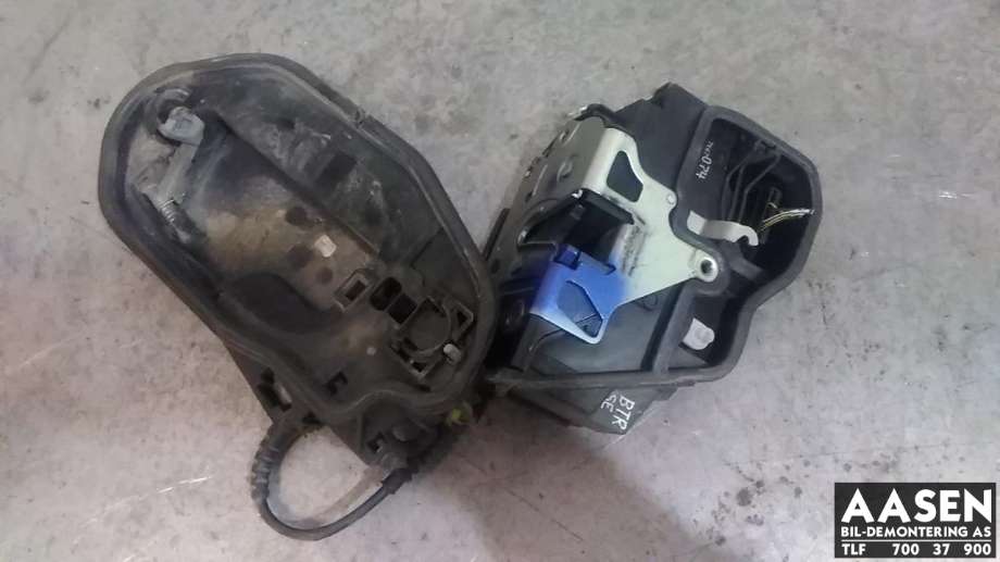Låsekasse høyre foran til BMW 5-Serie 2003-2010 (E60/E61) (E60/E61) (51 21 7 202 146|)