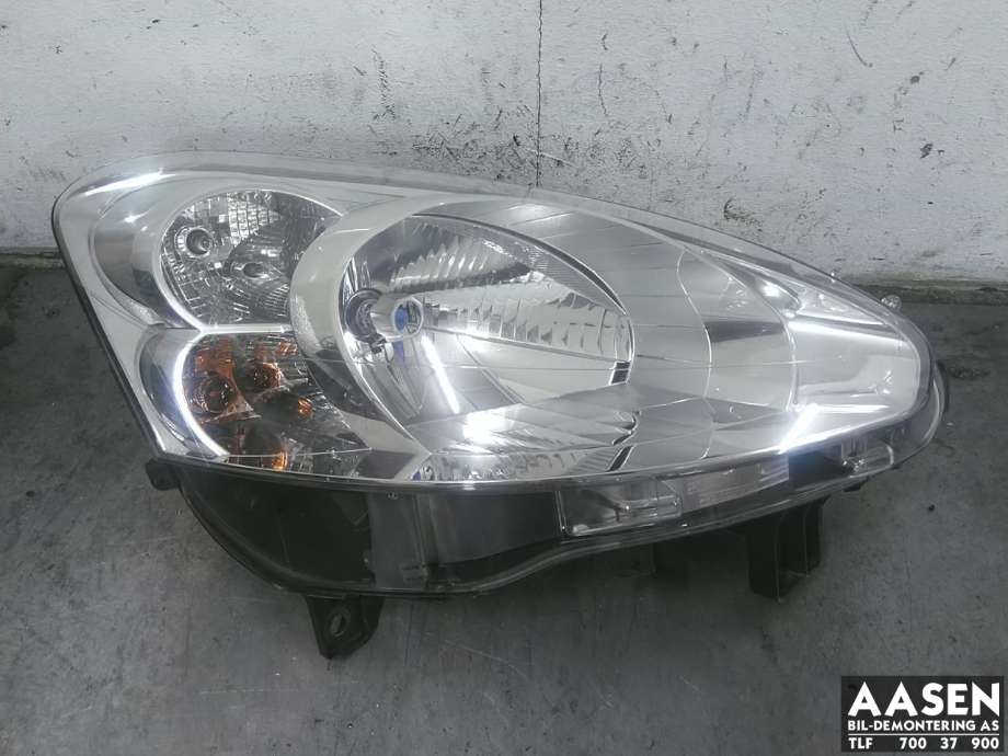 Frontlykt høyre halogen til Peugeot Partner 2015-2019 (Type II, Fase 2) (96 772 023 80|)