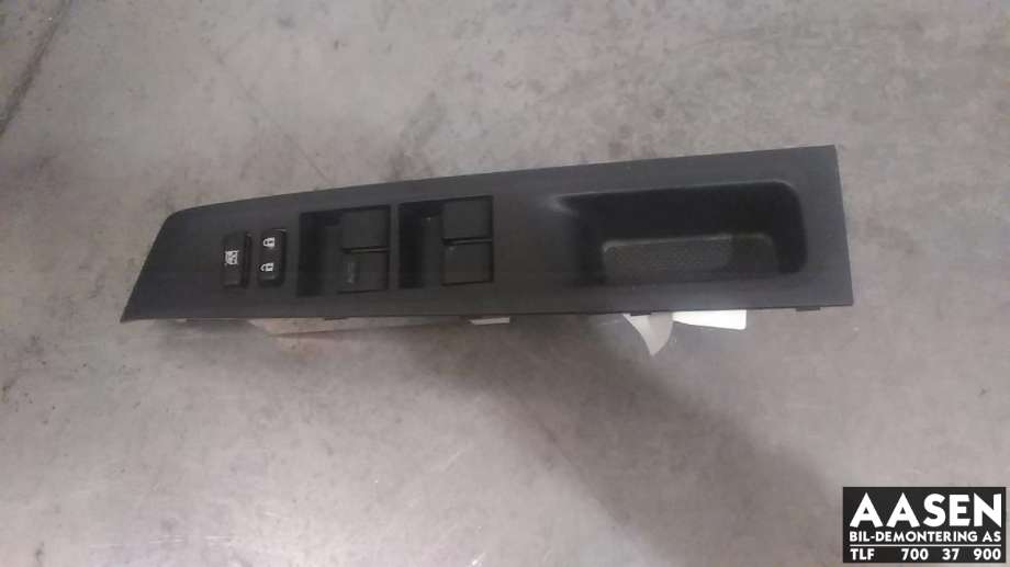 Bryter ruteheis førerdørspanel til Toyota Yaris 2012-2014 (Type III, Fase 1) (84820-0D220|)