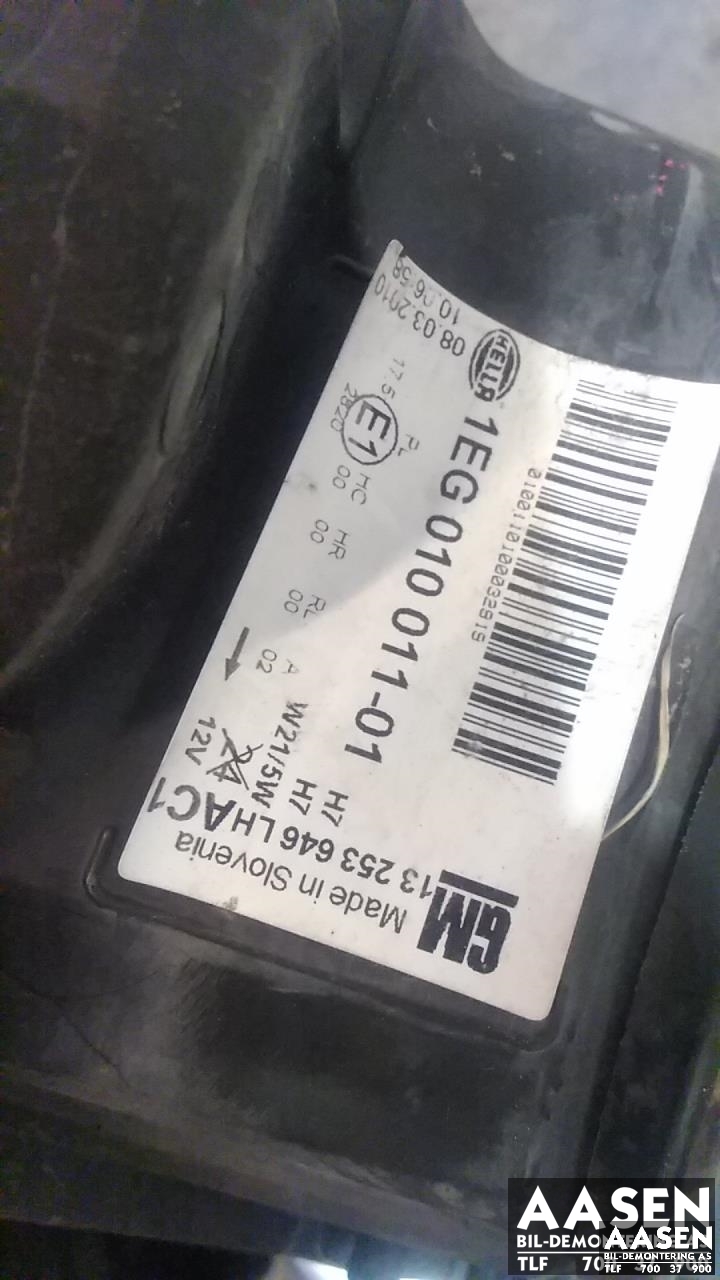 Frontlykt venstre halogen til Opel Astra J 2010-2015 (HELLA|13253646|)