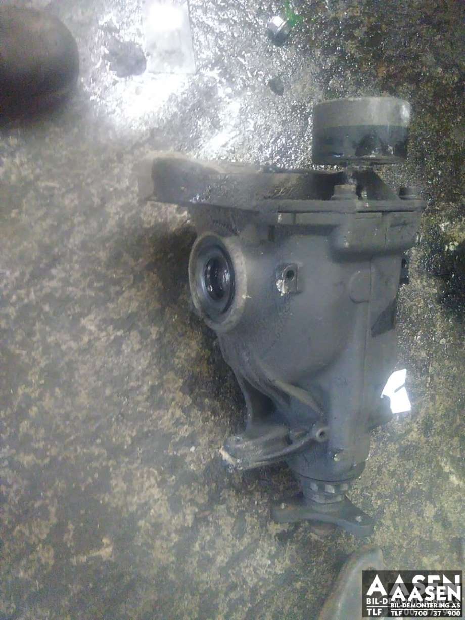 Kardang klokke bak til BMW 5-Serie, 2010-2017 (F10/F11) (F10/F11) (33 10 7 578 150)