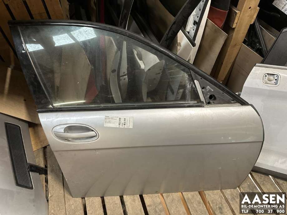 Dør høyre foran til BMW 7-Serie 2000-2008 (E65/E66/E67/E88) (E65/E66/E67/E88) (41 51 7 202 082|)