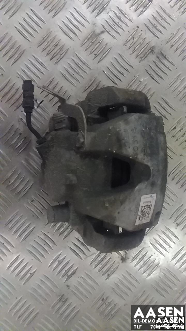 Bremsecaliper høyre foran til Audi A4, 2015-2019 (Type V, Fase 1) (B9) (B9) (8W0 615 124)