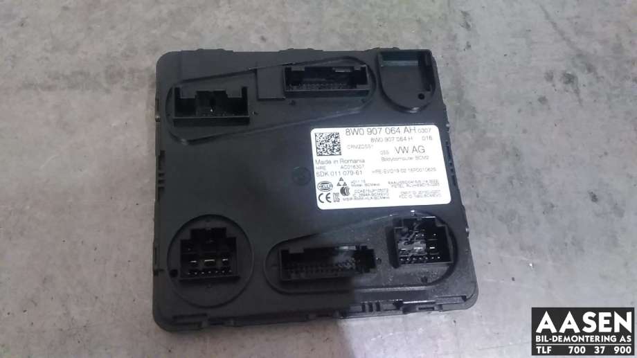 Styreenhet comfort (BCM) til Audi A4, 2015-2019 (Type V, Fase 1) (B9) (B9) (HELLA|8W0907064AH)