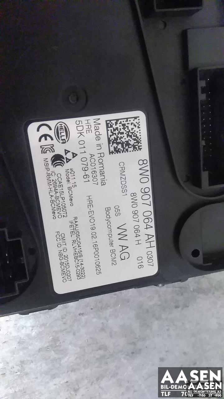 Styreenhet comfort (BCM) til Audi A4 2015-2019 (Type V, Fase 1) (B9) (B9) (HELLA|8W0907064AH|)