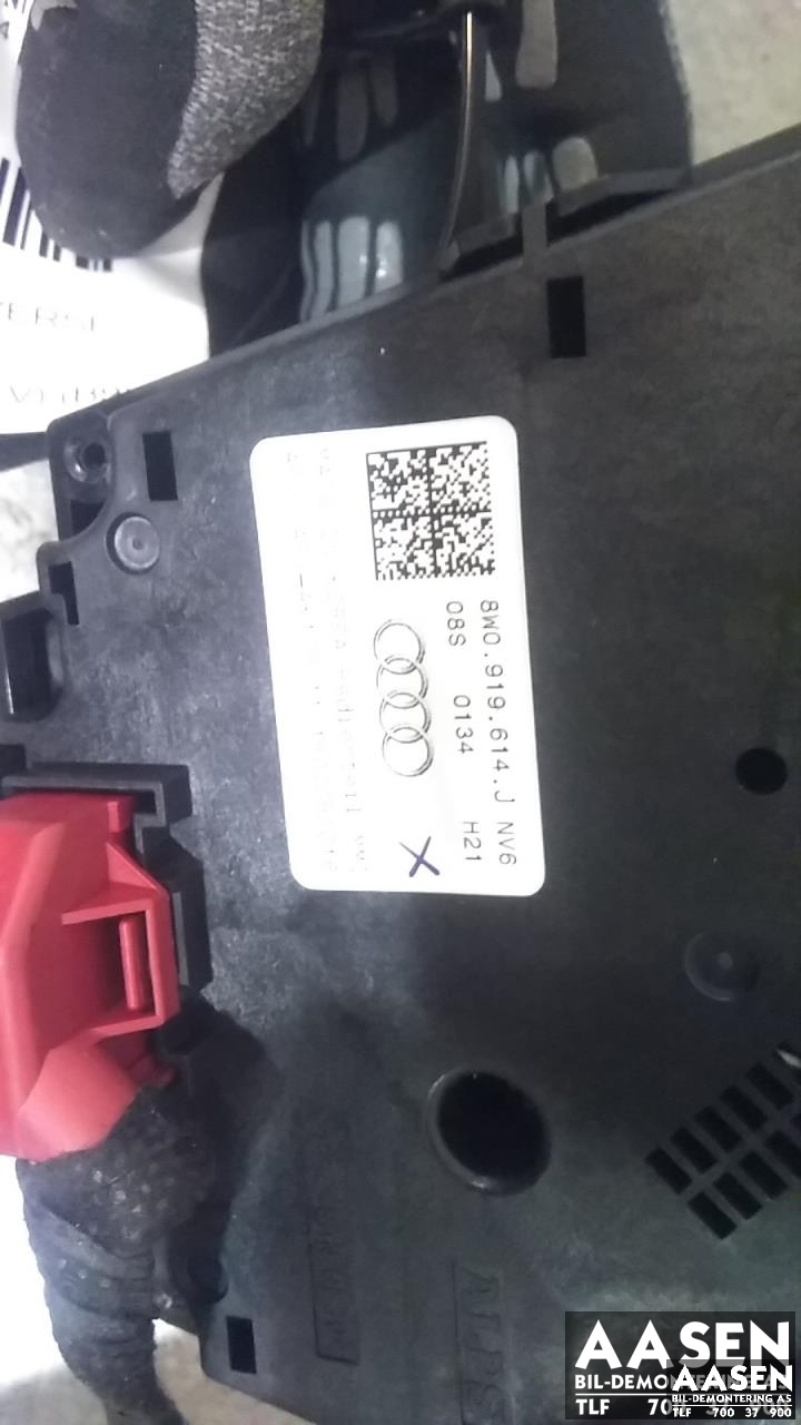 Bilstereo betjeningspanel til Audi A4 2015-2019 (Type V, Fase 1) (B9) (B9) (8W0919614J|)