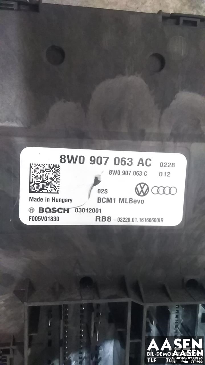 Styreenhet comfort (BCM) til Audi A4 2015-2019 (Type V, Fase 1) (B9) (B9) (BOSCH|8W0907063AC|)