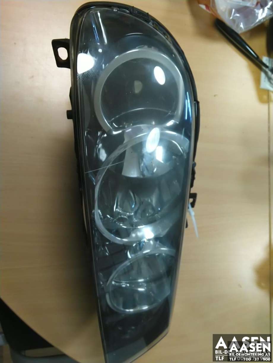 Frontlykt høyre halogen til Alfa Romeo 156 2004-2006