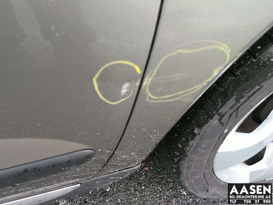 Dør høyre foran til Peugeot 3008 2009-2016 (Type I)  (9004 AV|)