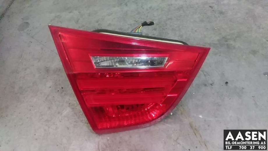 Baklykt venstre indre til BMW 3-Serie, 2005-2011 (E90/E91/E92/E93) (E90/E91/E92/E93) (63 21 4 871 733)