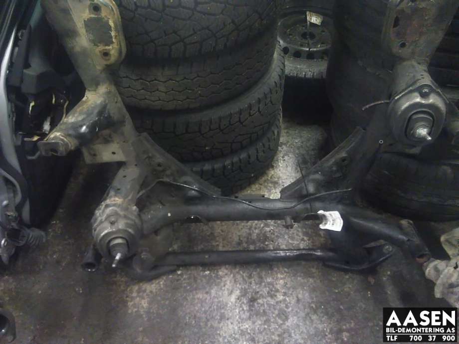 Travers foran hoved til BMW X5 2000-2006 (E53) (E53) (31 11 6 760 277|)