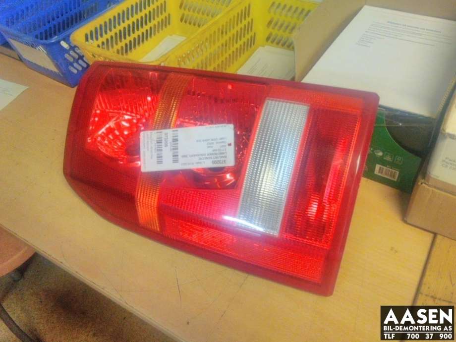 Baklykt venstre til Land Rover Discovery 2005-2009 (Type III) (XFB000573|)