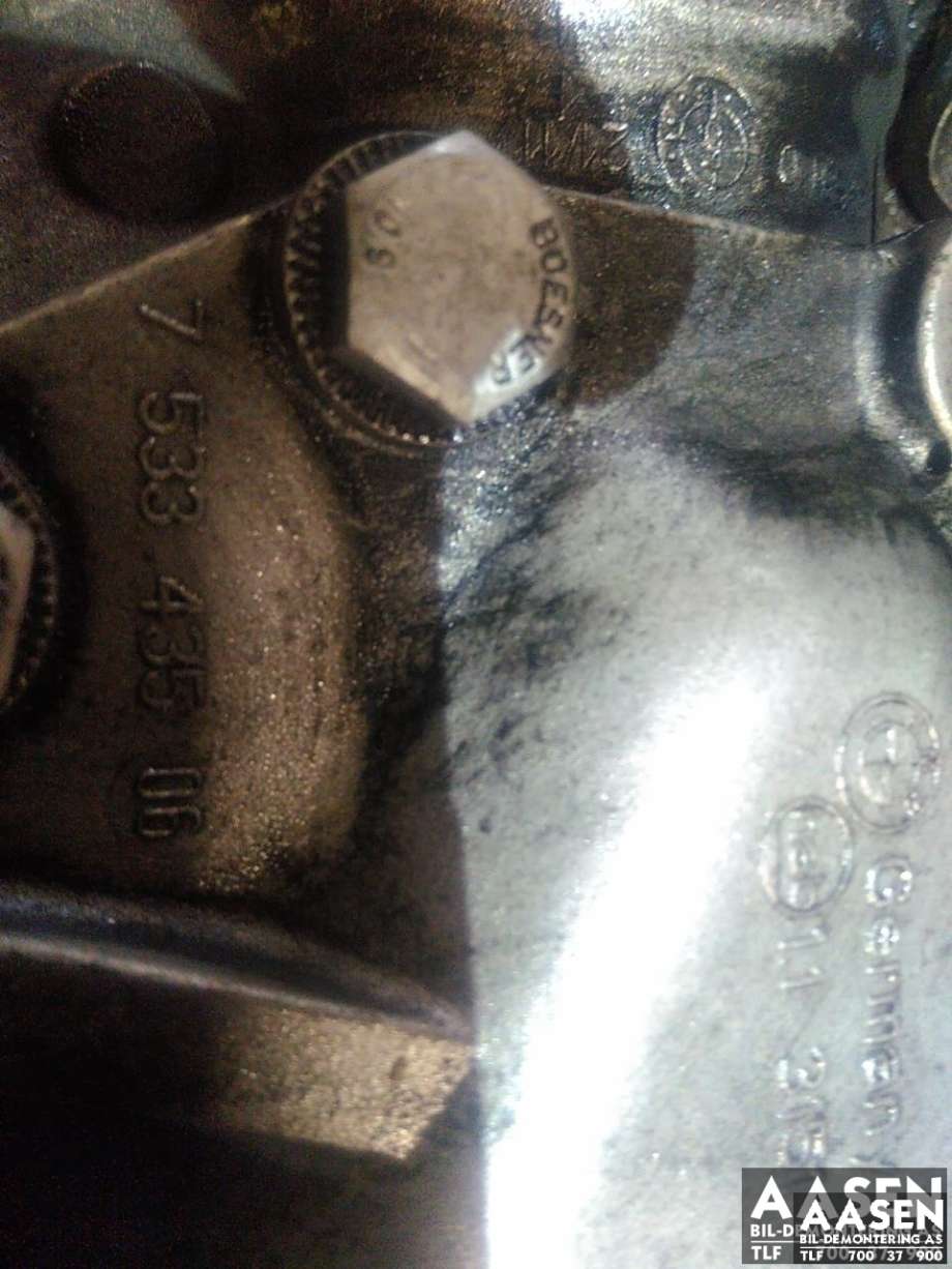 Kardang klokke foran til BMW 5-Serie 2003-2010 (E60/E61) (E60/E61) (31 50 7 528 417|)