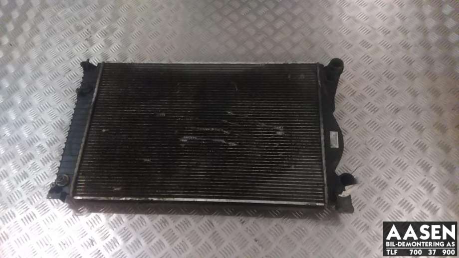 Radiator (automat gir) til Audi A6, 2005-2008 (Type III, Fase 1) (C6) (C6) (4F0 121 251 R)