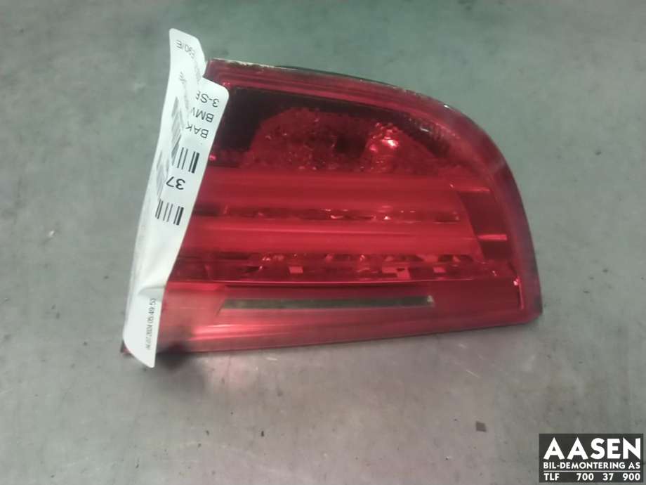 Baklykt høyre indre til BMW 3-Serie 2005-2011 (E90/E91/E92/E93) (E90/E91/E92/E93) (63 21 4 871 734|63 21 7 289 428|)