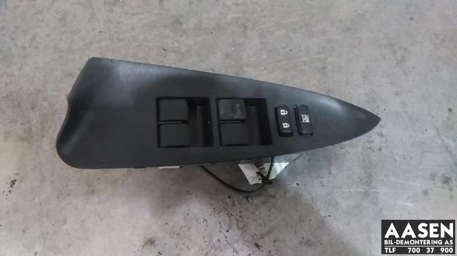 Bryter ruteheis førerdørspanel til Toyota RAV4, 2009-2013 (Type III, Fase 2)