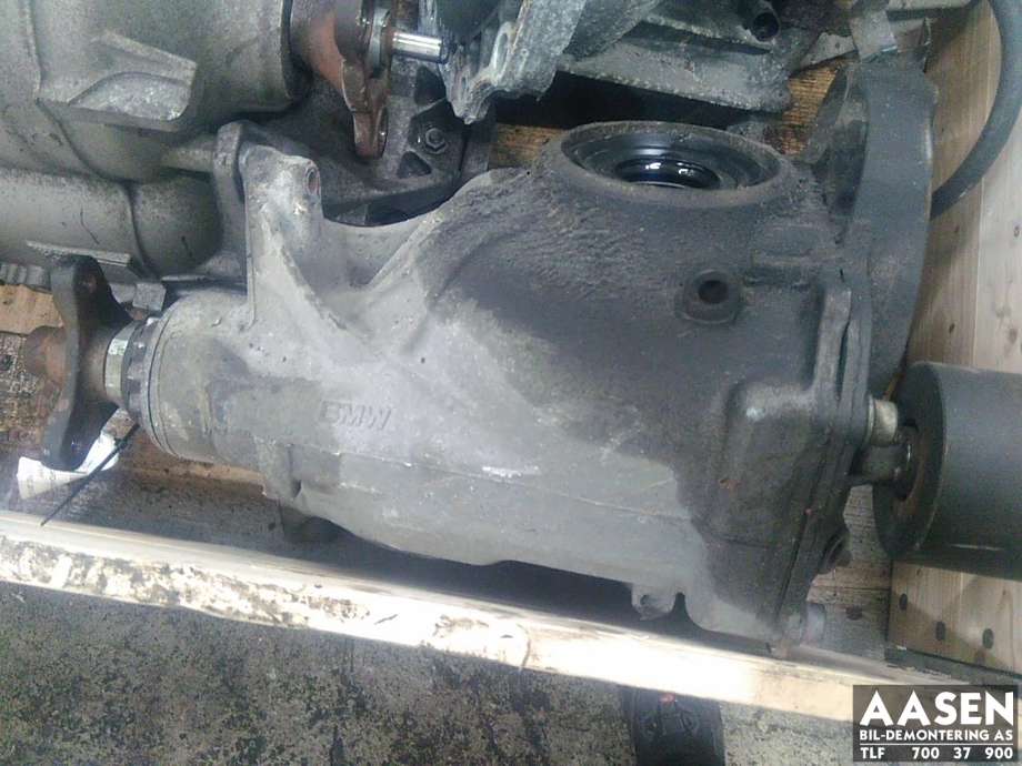 Kardang klokke bak til BMW 5-Serie 2010-2017 (F10/F11) (F10/F11) (33 10 7 584 457|)