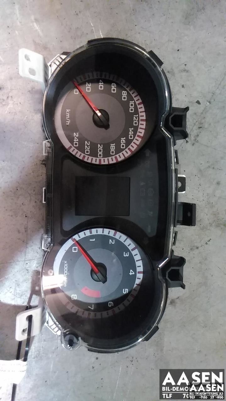 Instrumentpanel til Mitsubishi Outlander, 2007-2010 (Type II, Fase 1)  (8100A117)