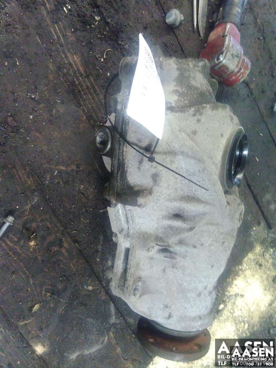 Kardang klokke foran til BMW X3, 2010-2017 (F25) (F25) (31 50 7 592 002)