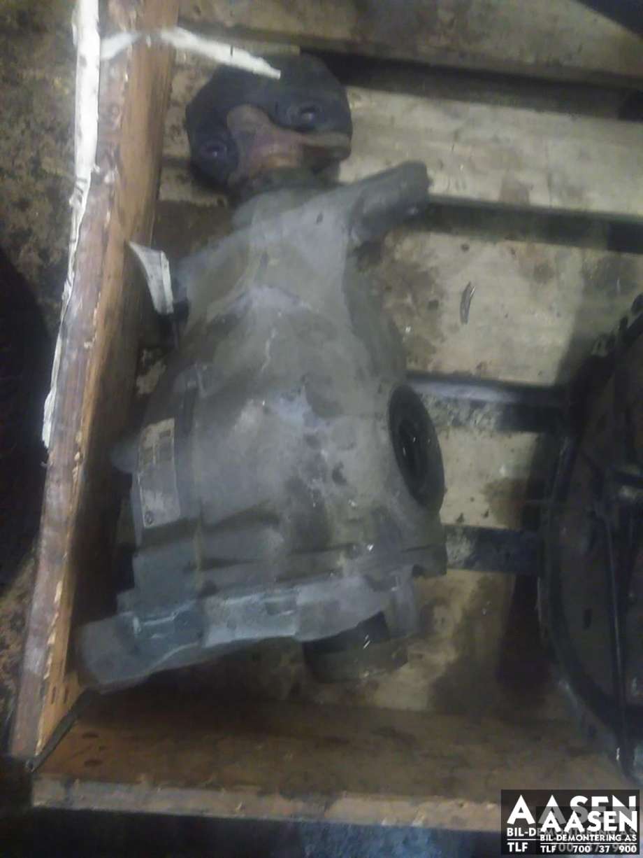 Kardang klokke bak til BMW 5-Serie, 2010-2017 (F10/F11) (F10/F11) (33 10 7 584 448)