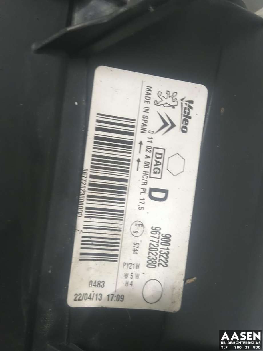 Frontlykt høyre halogen til Peugeot Partner 2008-2015 (Type II, Fase 1)  (96 772 023 80|)