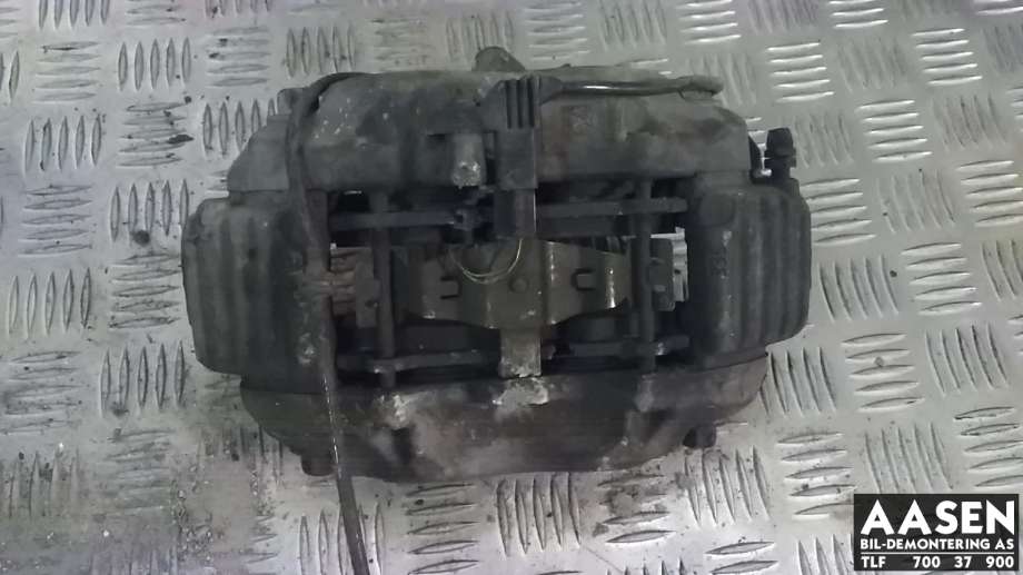 Bremsecaliper høyre foran til Mercedes S-Klasse 2005-2013 (W221) (W221) (A 003 420 52 83|)