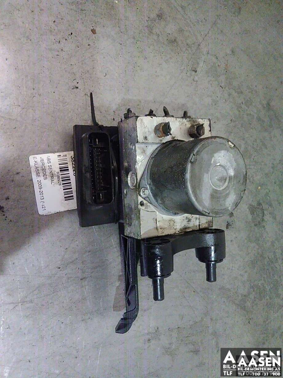 ABS sentral til Mercedes E-Klasse 2009-2013 (Fase 1) (W212) (W212) (BOSCH|A 212 431 21 12|)