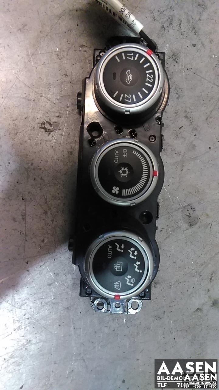 Varmeapparat betjening til Mitsubishi Outlander, 2007-2010 (Type II, Fase 1)  (7820A115XB)