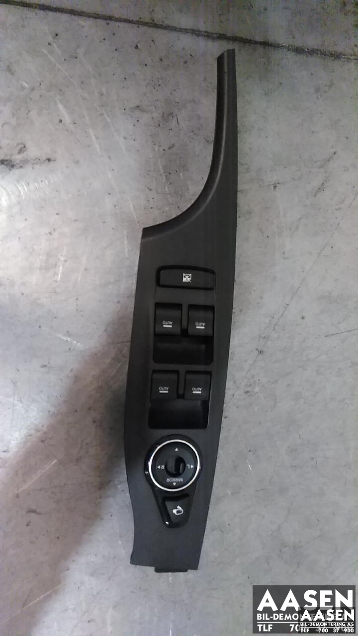 Bryter ruteheis førerdørspanel til Hyundai i40, 2012-2017  (93570-3Z000)