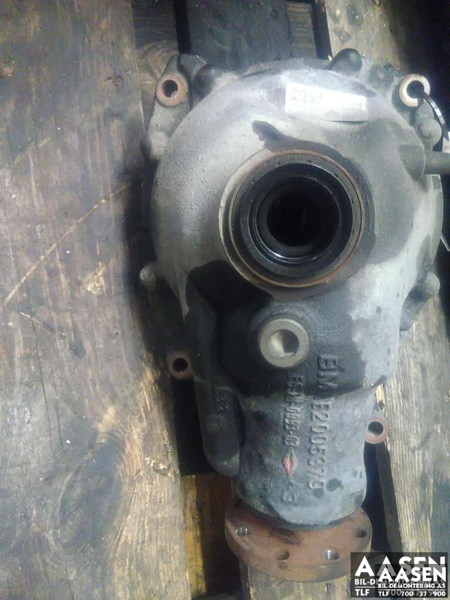 Kardang klokke foran til BMW X3, 2007-2010 (Fase 2) (E83) (E83) (31 50 7 606 203)