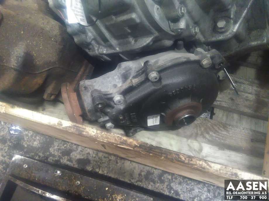 Kardang klokke foran til BMW X3 2007-2010 (Fase 2) (E83) (E83) (31 50 7 606 203|)
