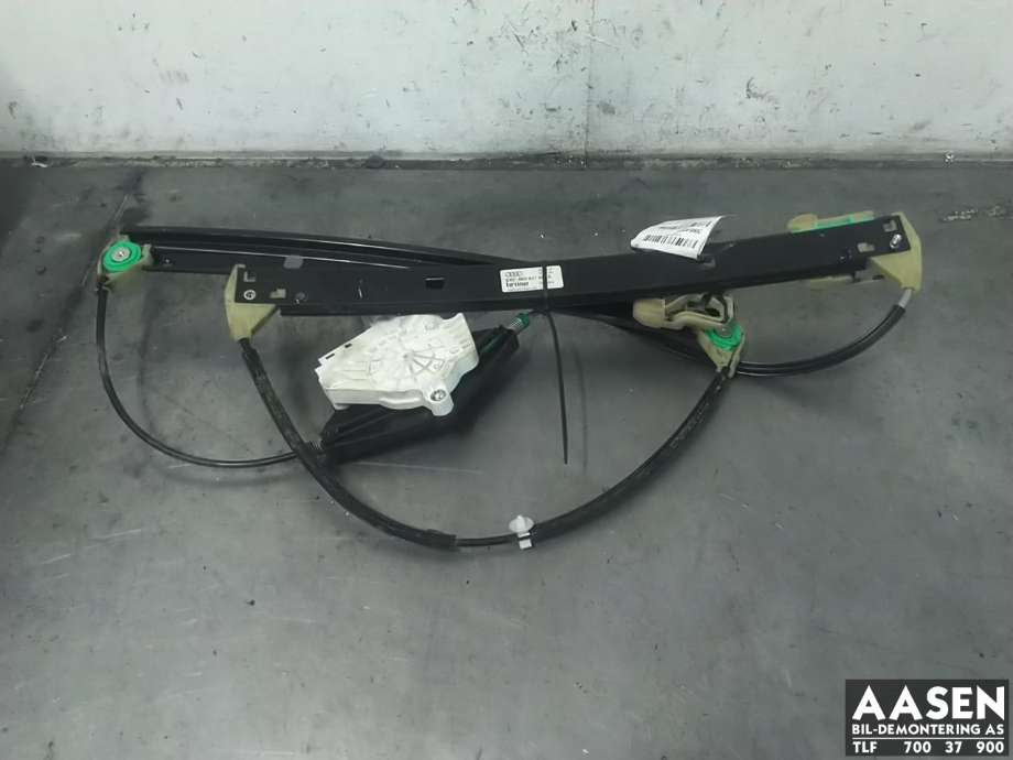 Ruteheis venstre foran til Audi A4, Allroad, 2009-2016 (Type I) (B8) (B8) (8K0 837 461 D)