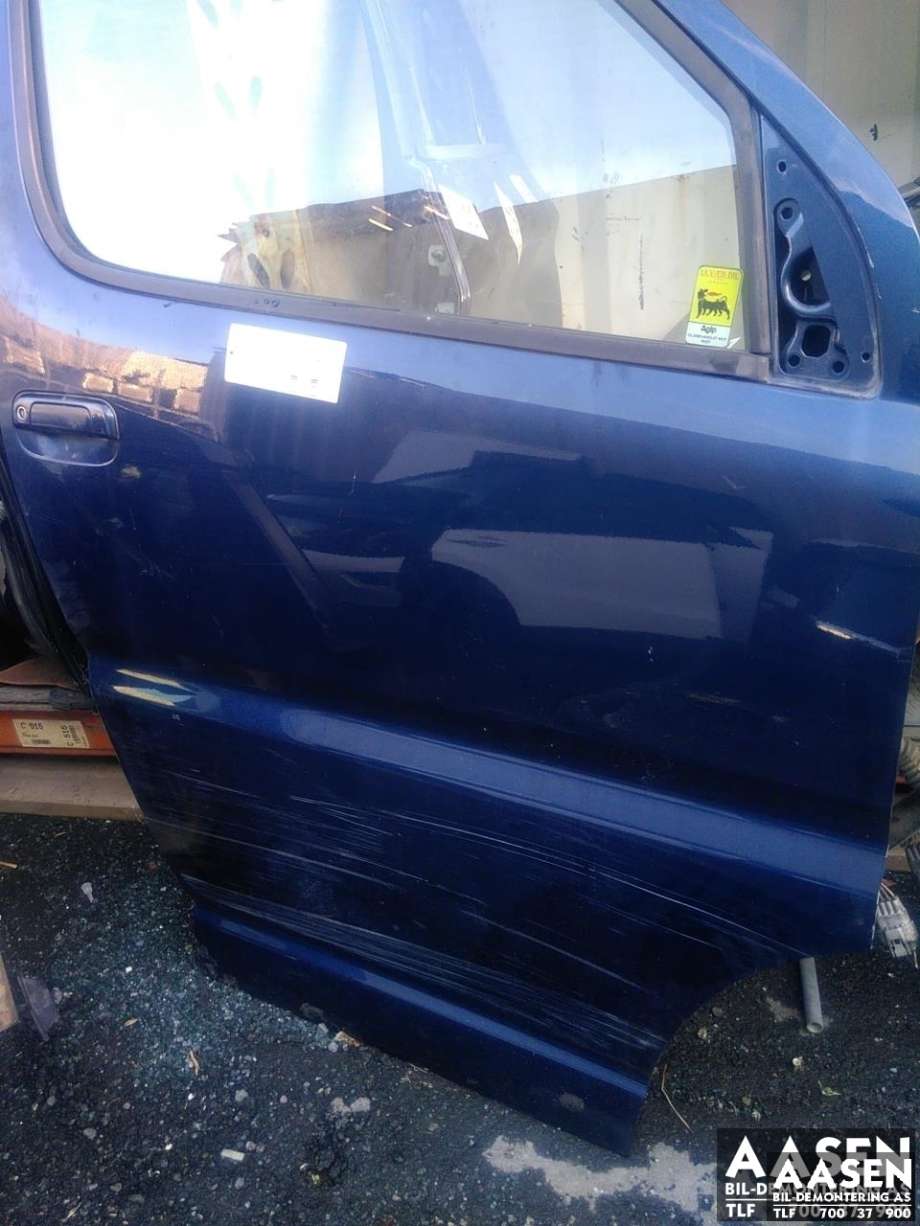 Dør høyre foran til Toyota Hiace 2007-2012 (Fase 3) (67001-26180|)