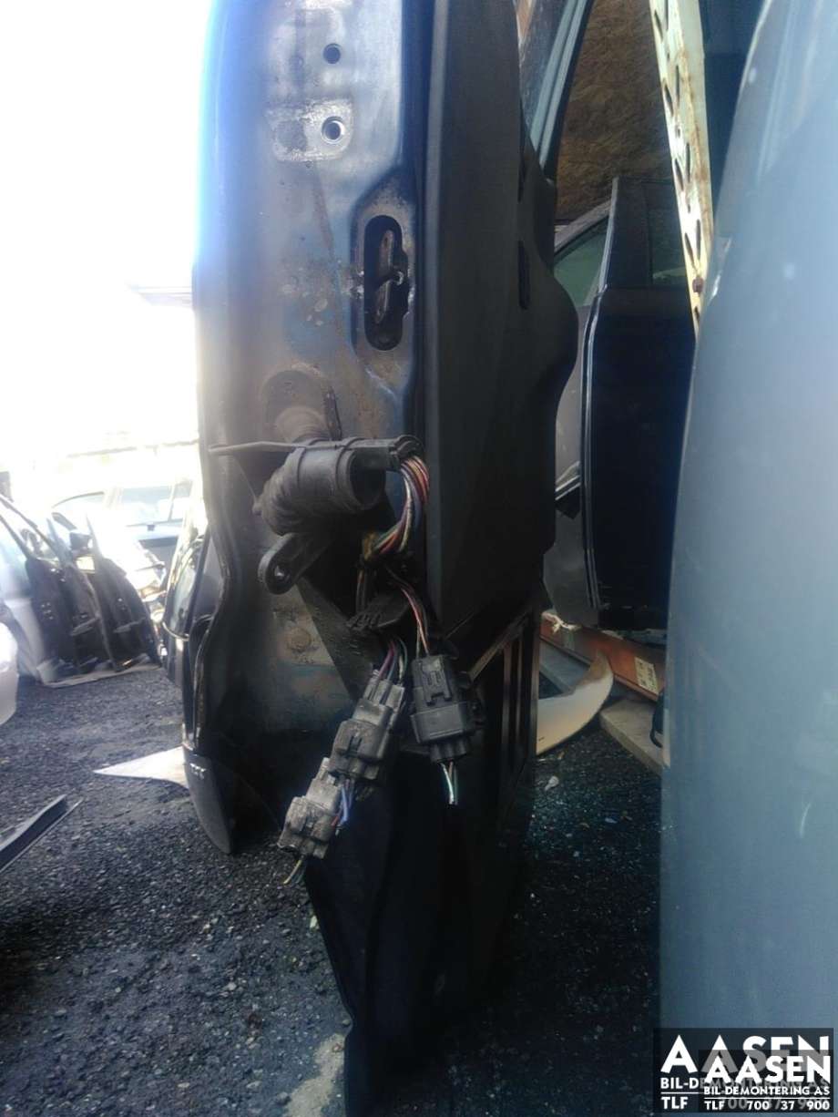 Dør høyre foran til Toyota Hiace 2007-2012 (Fase 3) (67001-26180|)
