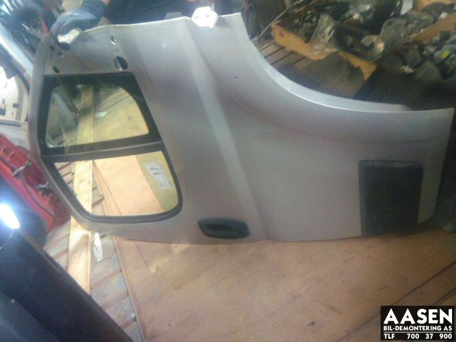 Dør høyre foran til Citroën Jumper, 2014-->> (Type III, Fase 2) (9004 EC)