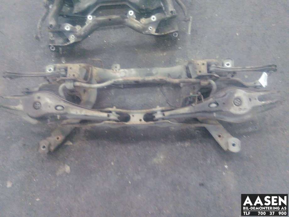 Travers bak til VW Golf VII, 2012-2017 (Fase 1) (5Q0 505 235 E)