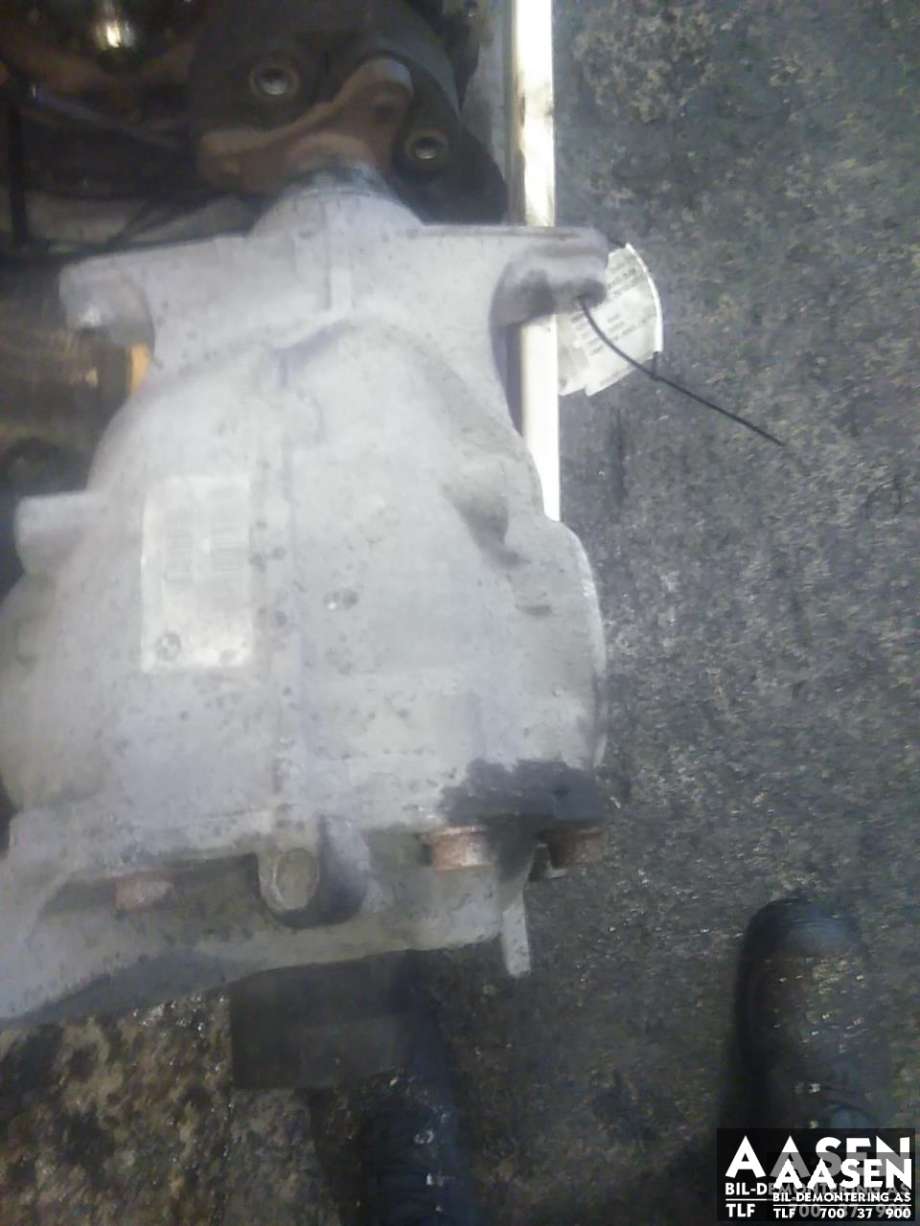 Kardang klokke bak til BMW 5-Serie, 2010-2017 (F10/F11) (F10/F11) (33 10 7 584 448)