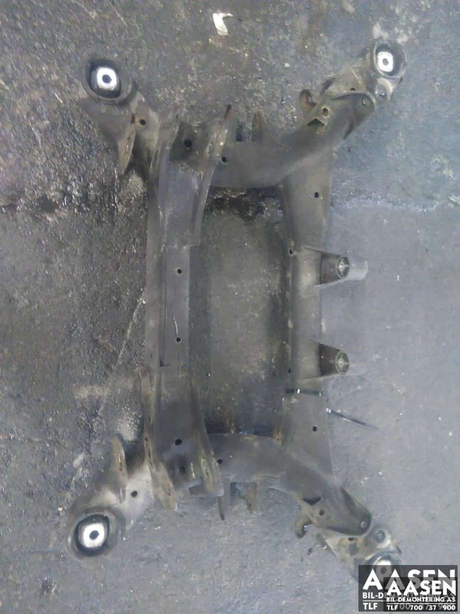 Travers bak til BMW X3, 2010-2017 (F25) (F25) (33 31 6 857 983)