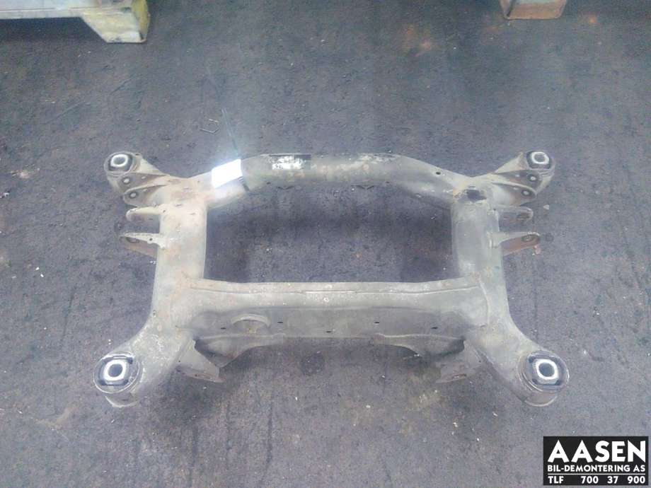 Travers bak til BMW X3 2010-2017 (F25) (F25) (33 31 6 857 983|)