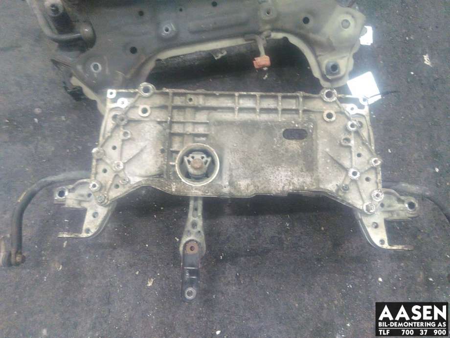 Travers foran hoved til VW Touran 2010-2015 (Type I, Fase 3)  (1K0 199 313 AL|)