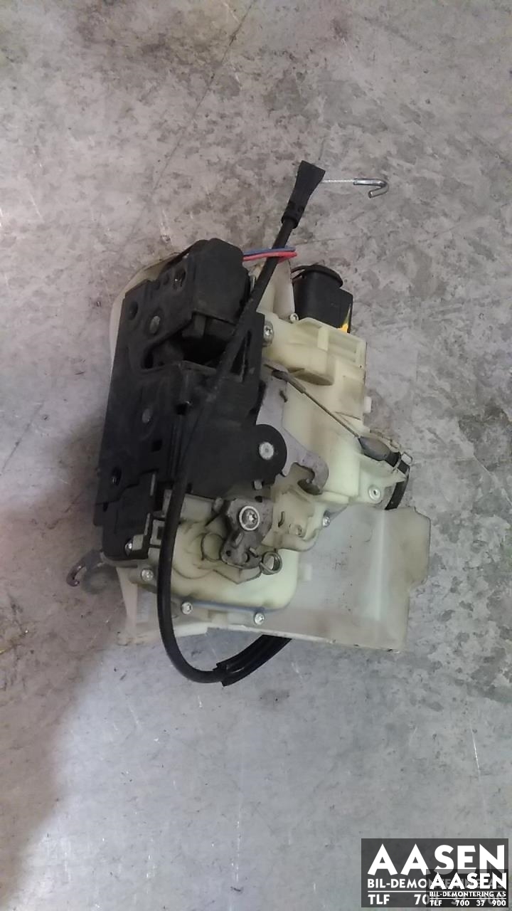 Låsekasse høyre foran til VW Transporter / Caravelle 2009-2015 (Fase 2) (T5) (T5) (3B1 837 016 CQ|7E1 837 016 B|)