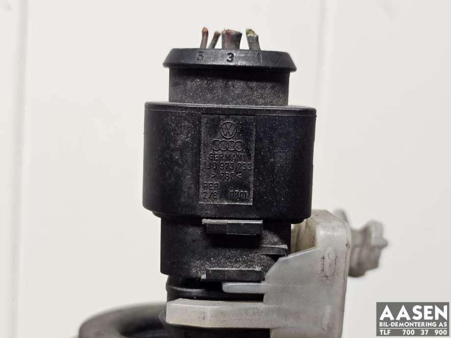 Spylertank foran til VW Touareg 2003-2007 (Type I, Fase 1)  (7L0 955 453 G|)