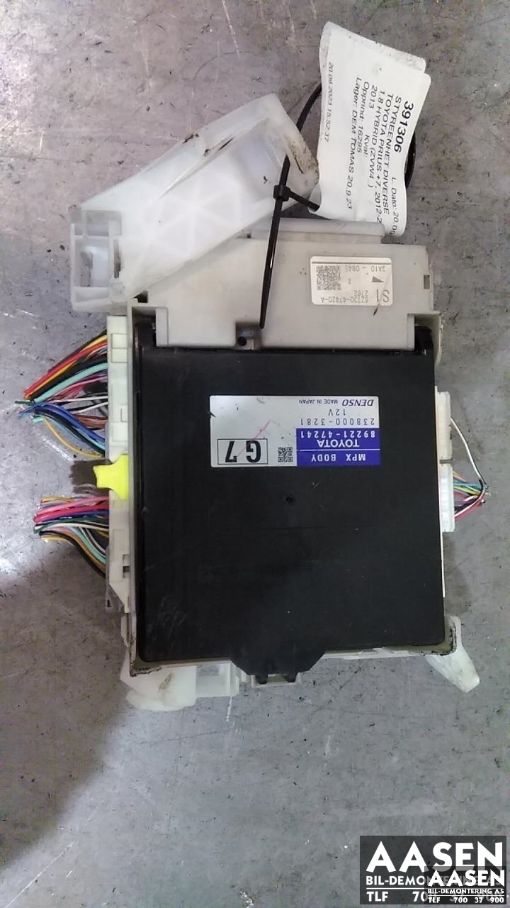 Styreenhet comfort (BCM) til Toyota Prius +7, 2012-2020 (Type III) (stasjonsvogn) (stasjonsvogn) (89221-47241)
