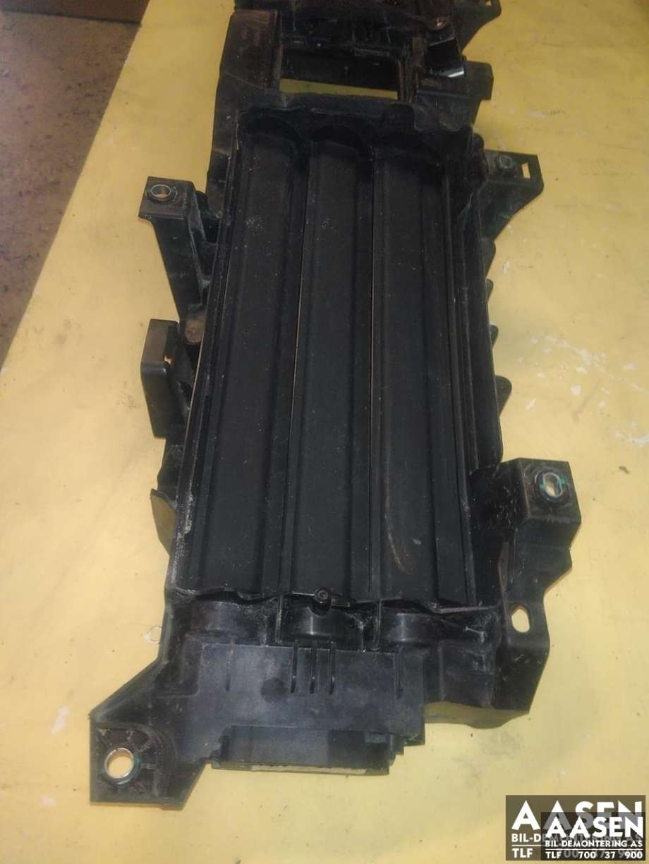 Frontplate nedre til NIO ES8 2021-->>