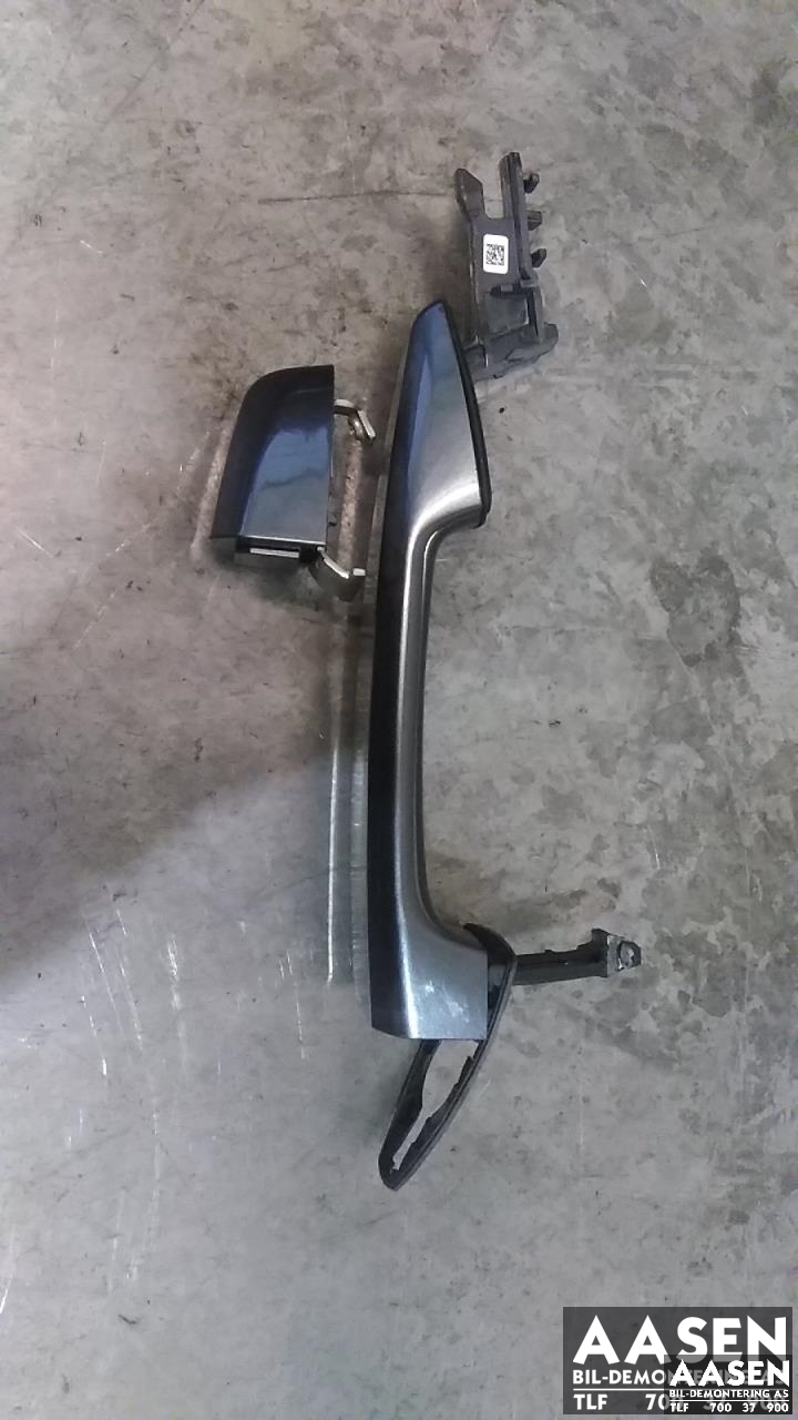 Dørhåndtak utv venstre bak til BMW 2-Serie, Active/Gran Tourer 2014-->> (F45/F46) (F45/F46) (51 21 7 396 305|)