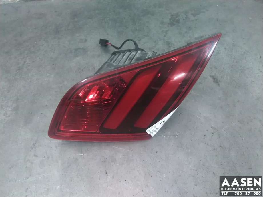 Baklykt høyre indre til Peugeot 308, 2013-2021 (Type II)  (96 778 182 80)