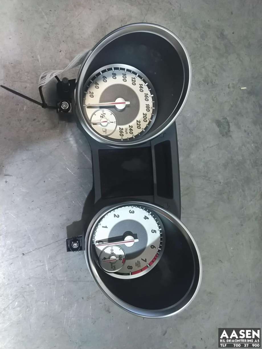 Instrumentpanel til Mercedes SLK, 2011-2016 (Fase 1) (R172) (R172) (A 172 900 86 03)